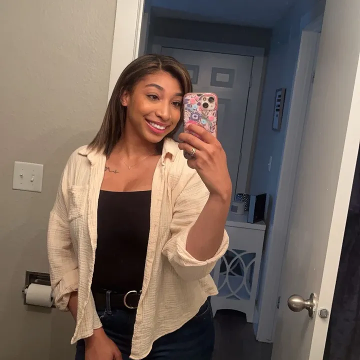 mikayla_ap