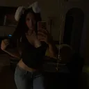 @g1rlnextd0or1