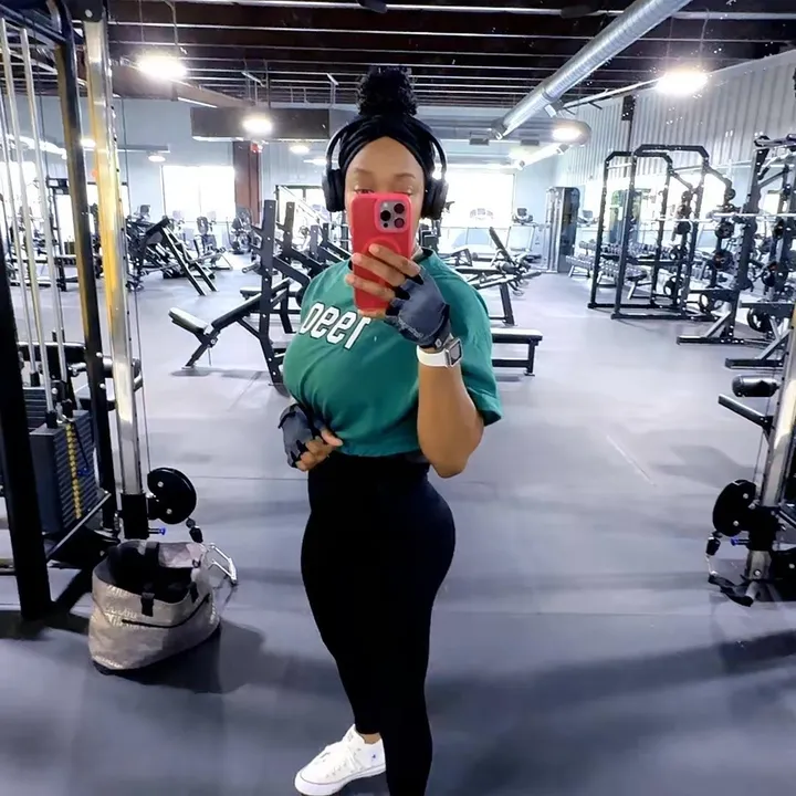 @fitnesswithchrissy
