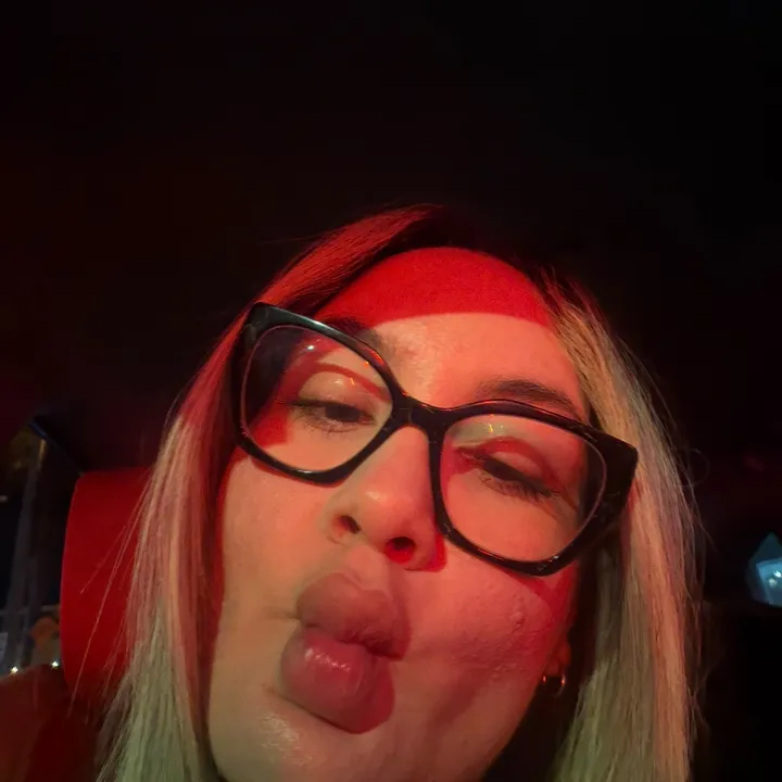 @_annabrit_