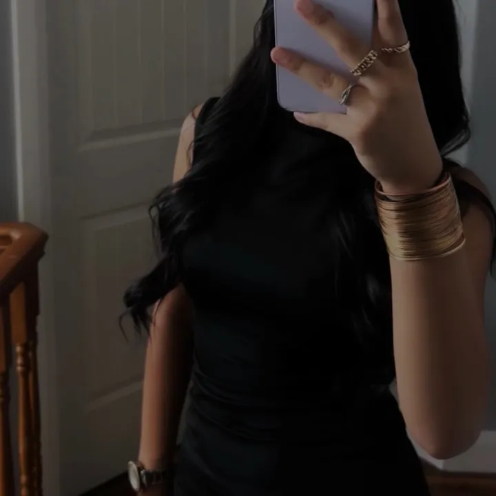 @jikzabella