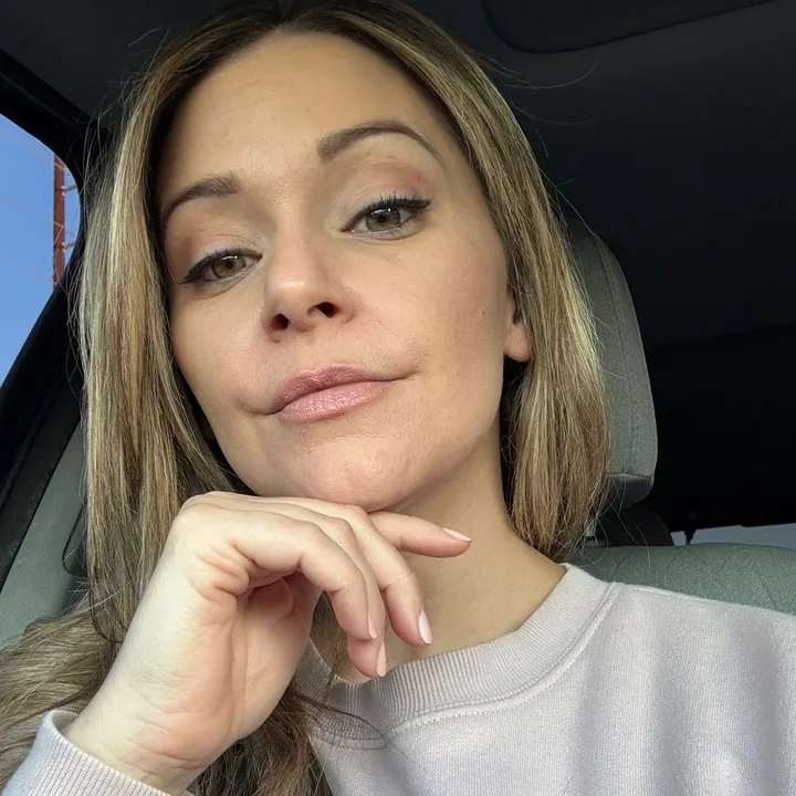 @adriennegood