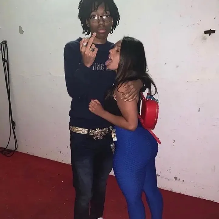 1600dy