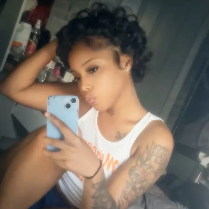 @laylaawaylaaa