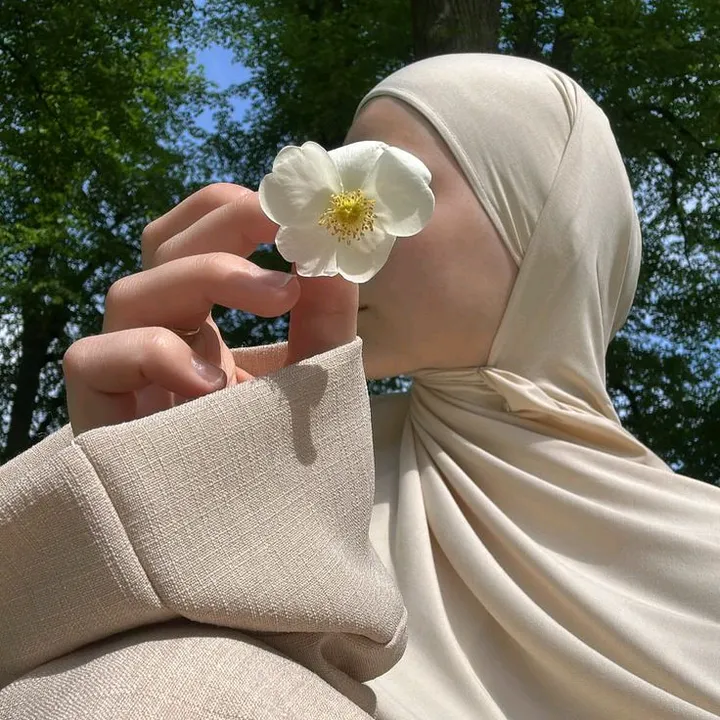 @_.iamalixha