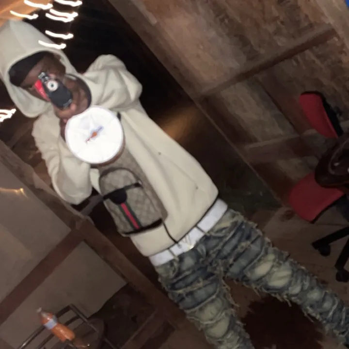 bonnet_man700