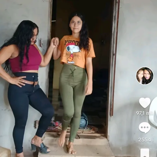 @thaniaferreira09