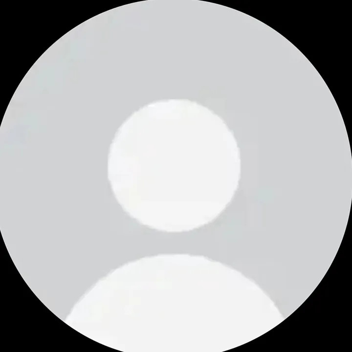 @deelusionalll