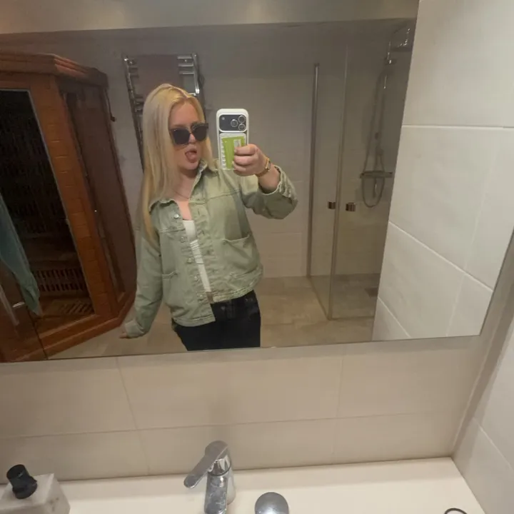 dindummablondin3