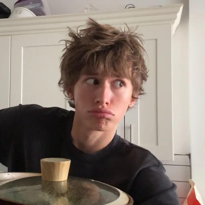 akjosi