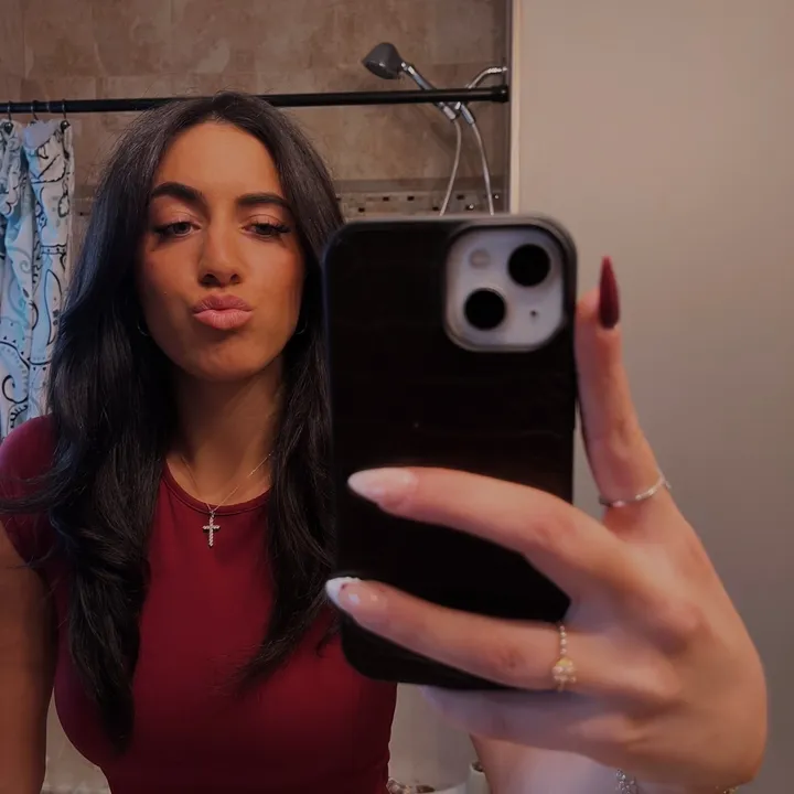 @giulianaafoltzz