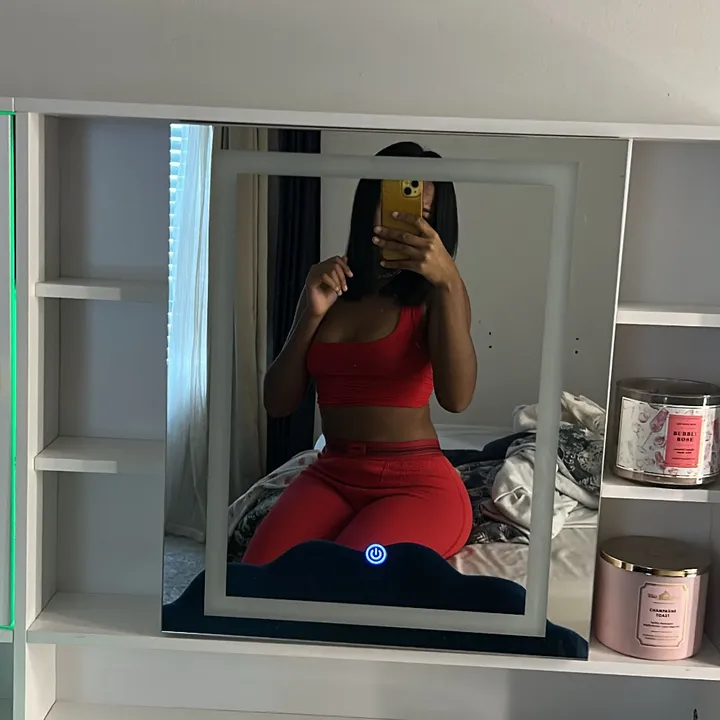 gurlthatsari