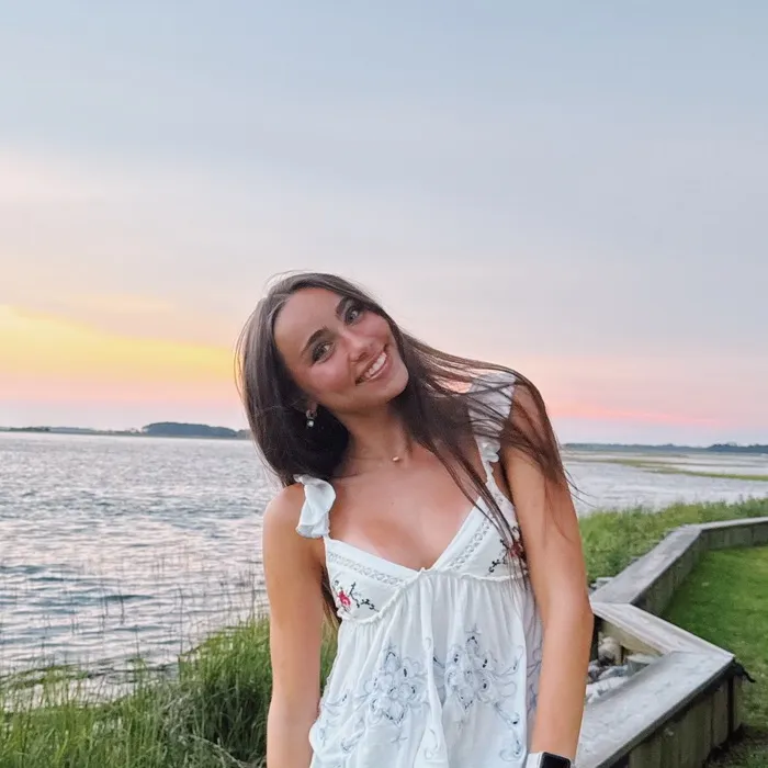 @thenoellekate