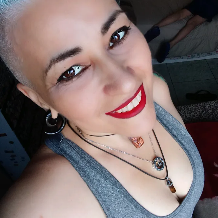 nadianogue10
