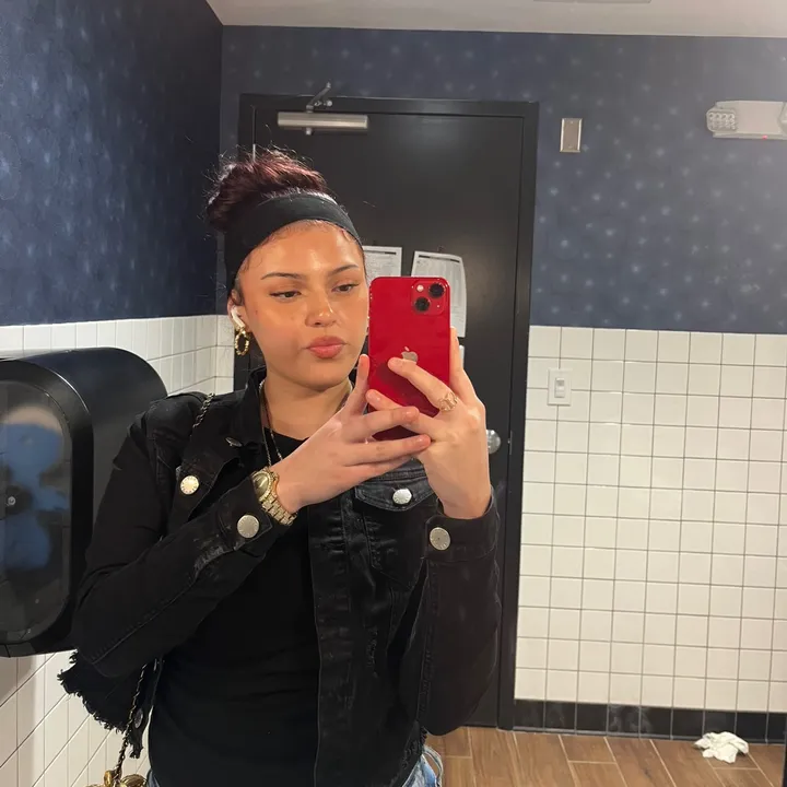 @miadamarii