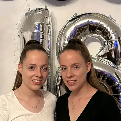 alice_jeanne_twins