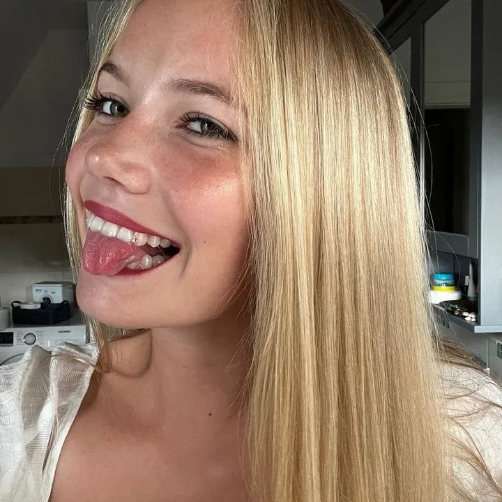 @hardcoreblondine