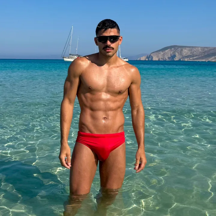 @nikosgiann_