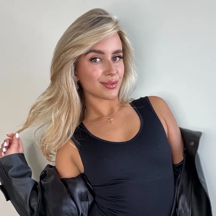 anya_blooms