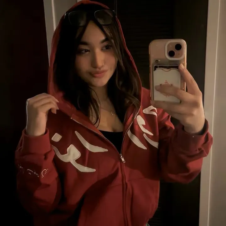 @nisasiyitt