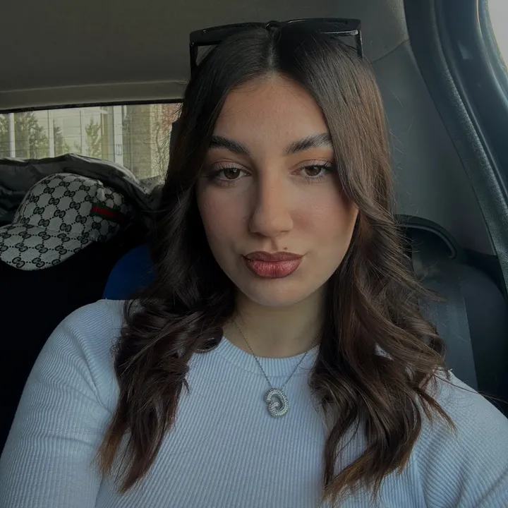 @_gleryyy_