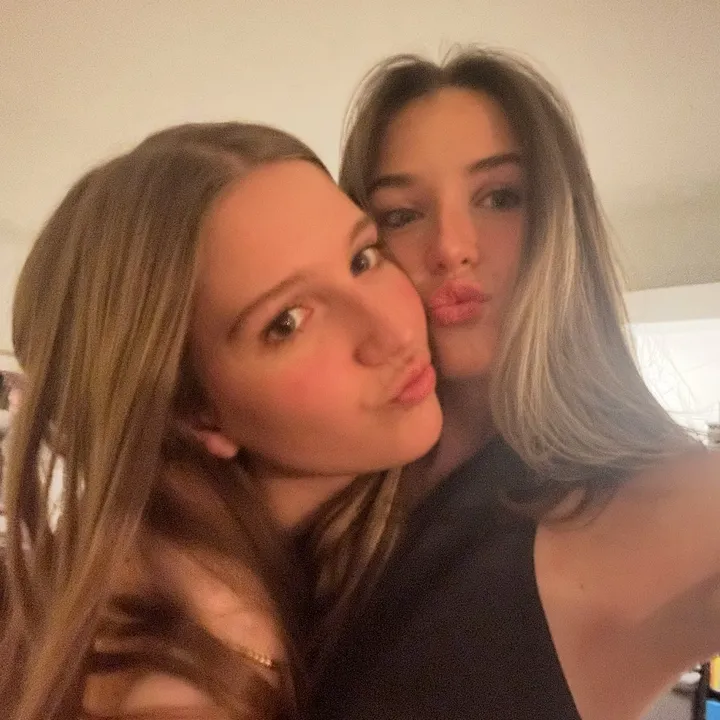@_zoeogden