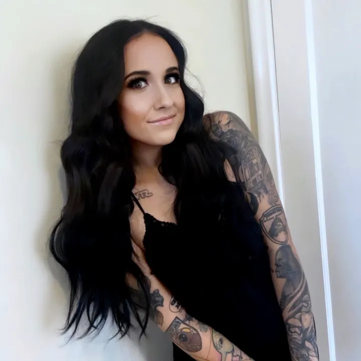@lyndseyshidanza