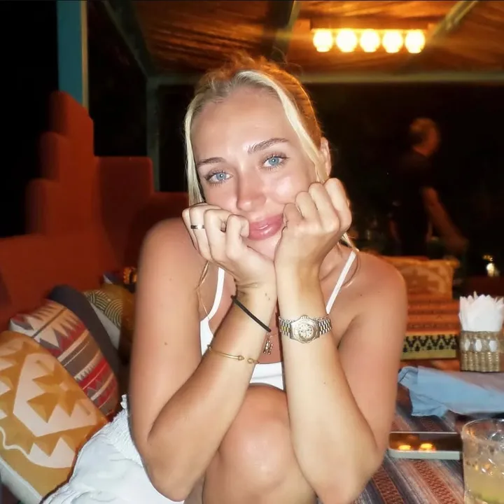 @theblondesbucketlist0