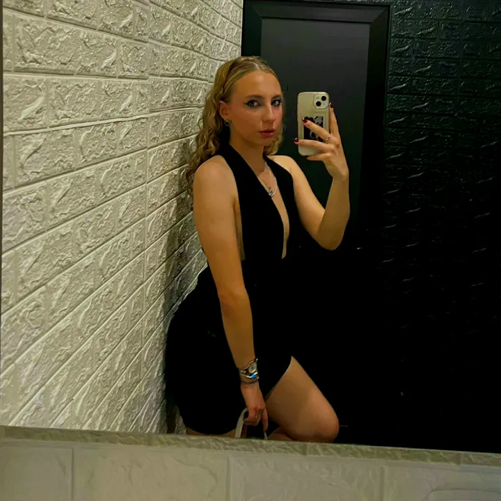 @leonora_lepojevic