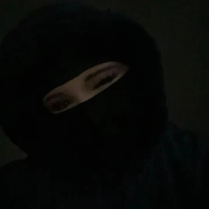 @your_masked.girl