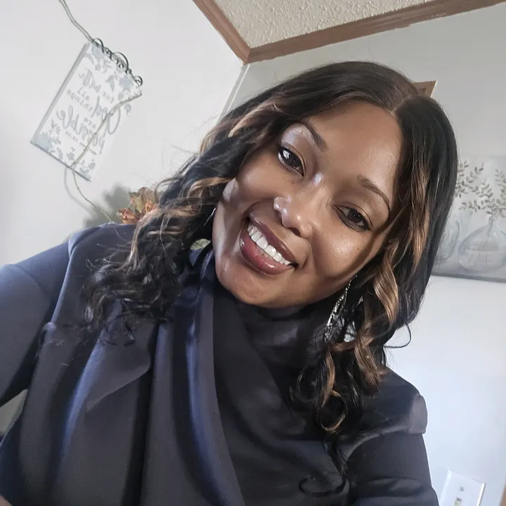 @themelonieevans