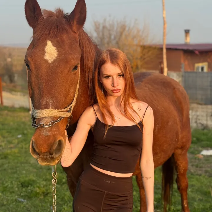 @radu_valentina_