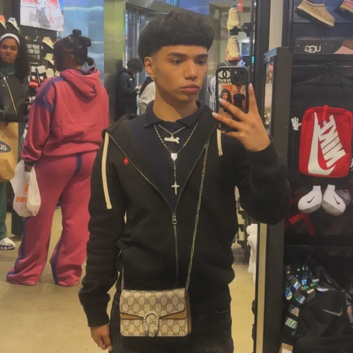@prettyboyjulian1