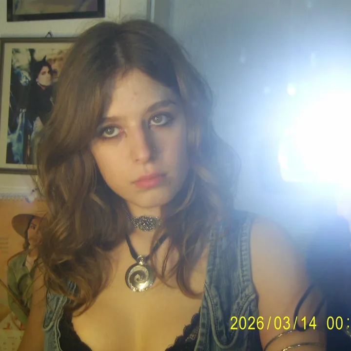 @alizea25