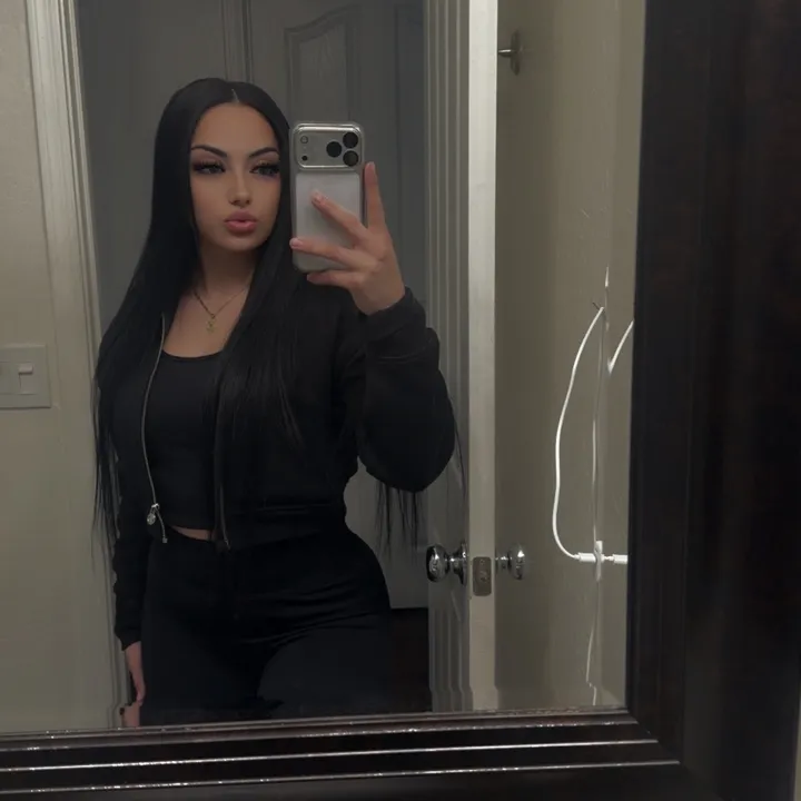 @ana_monique01