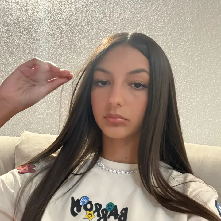 @nicoleefoiss