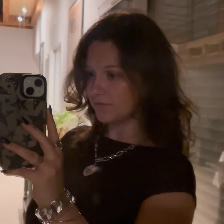@chloelbrd