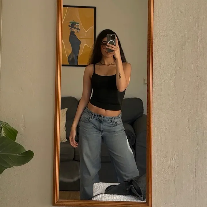 @kyanakeneshti