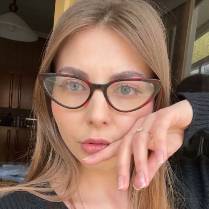 elena.17000