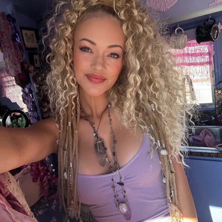 mindymfrobinson