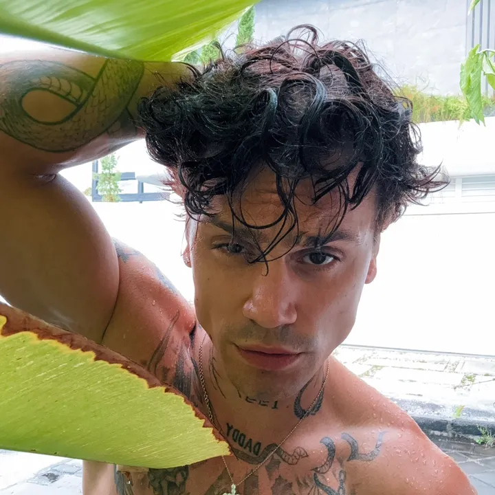 sheloveeeeeeeeeeee