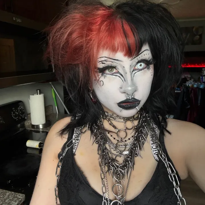 @teeth.snuff