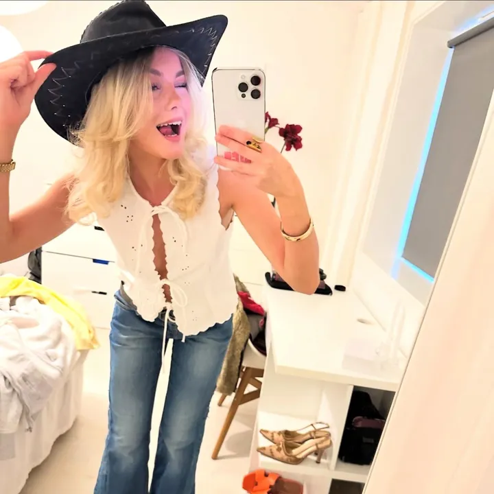 @noraeline_