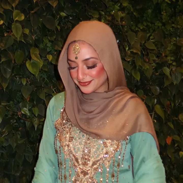 maheenb_