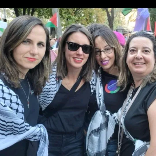 rojaateafeminista