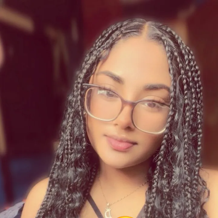 saskia_khan