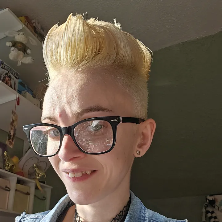 @lil.pink1996