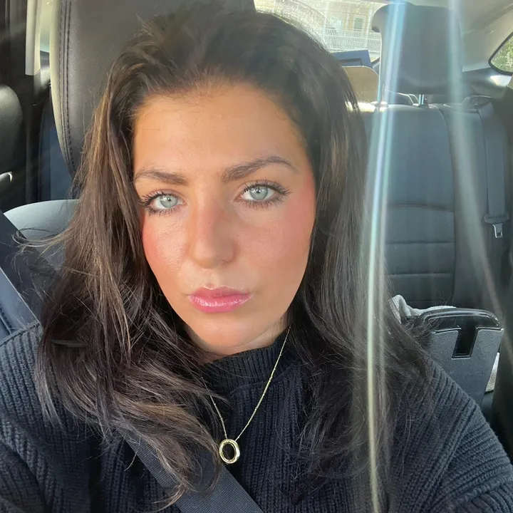 @oliviacostanzo