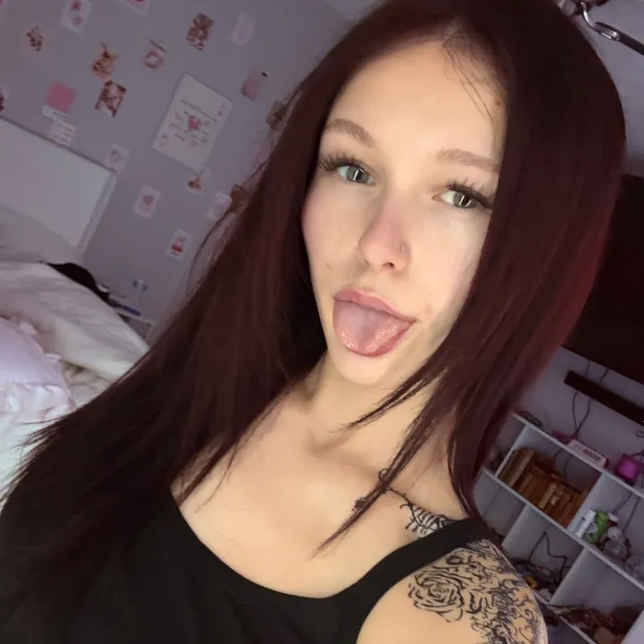 alicewhitee_