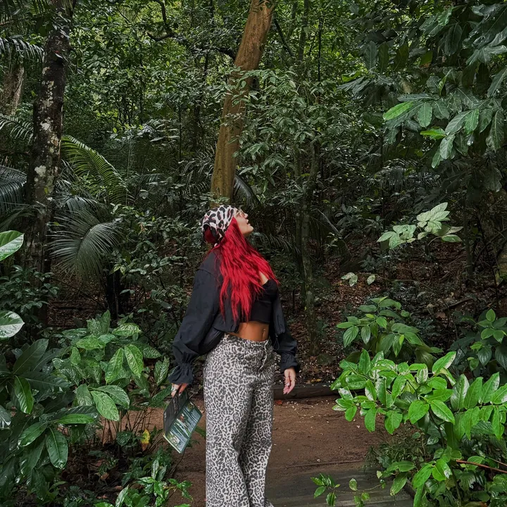 @jazminescurra_
